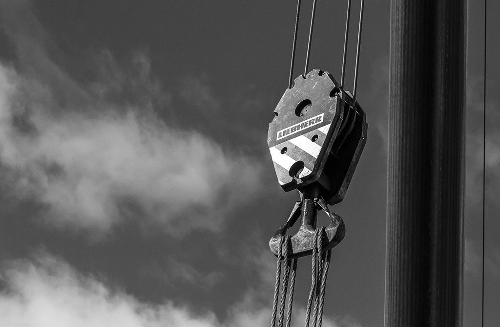 SERVICES Equipment & Lifting Solutions